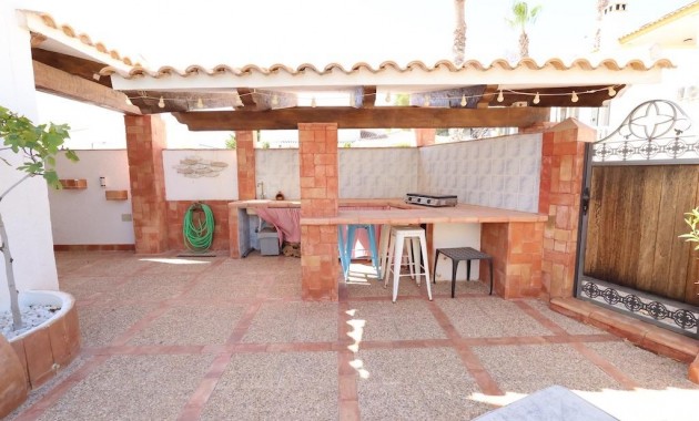 Herverkoop - Villa -
Orihuela Costa - Villamartin