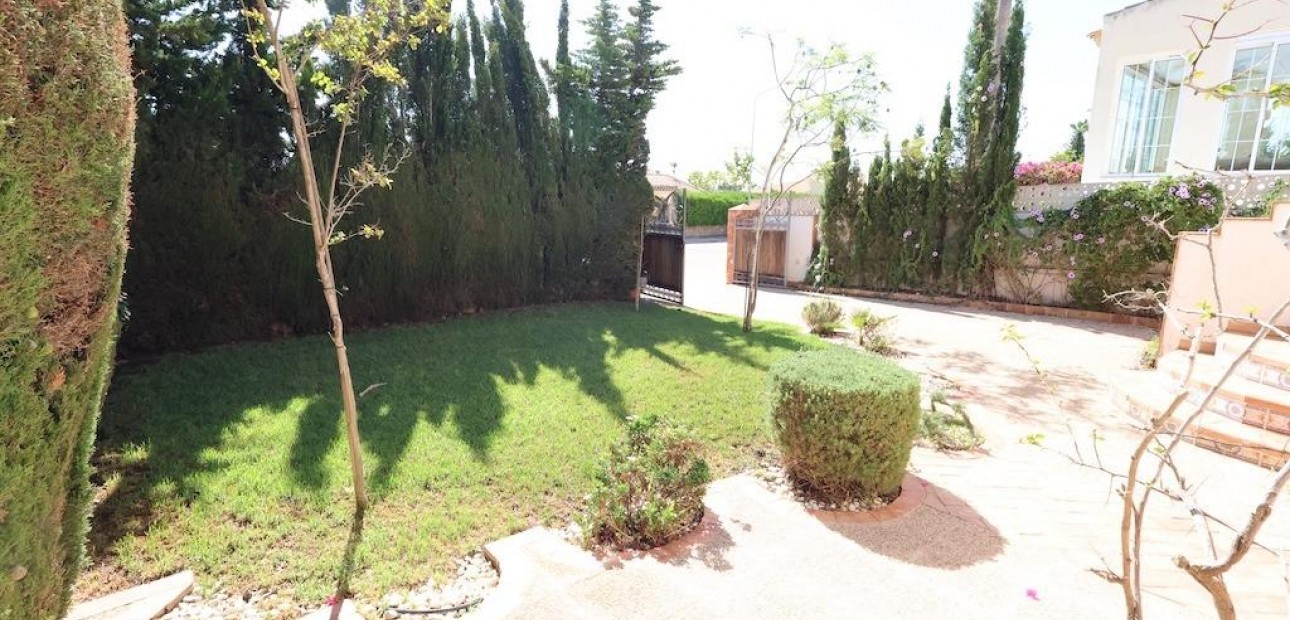 Herverkoop - Villa -
Orihuela Costa - Villamartin