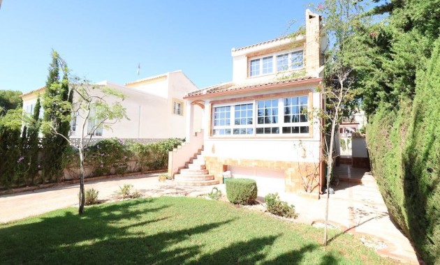 Herverkoop - Villa -
Orihuela Costa - Villamartin