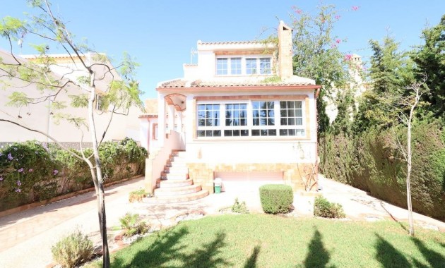 Herverkoop - Villa -
Orihuela Costa - Villamartin