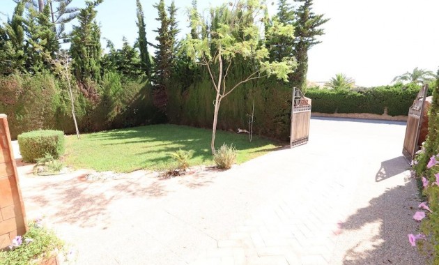 Herverkoop - Villa -
Orihuela Costa - Villamartin