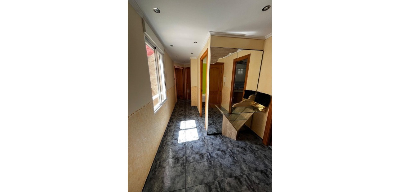 Venta - Apartamento / piso -
Santa Pola - Eroski