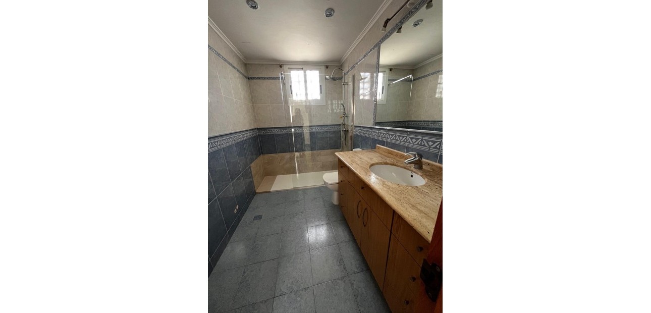 Venta - Apartamento / piso -
Santa Pola - Eroski