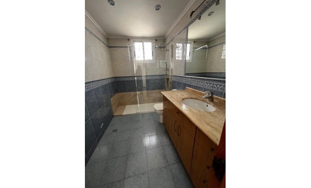Venta - Apartamento / piso -
Santa Pola - Eroski