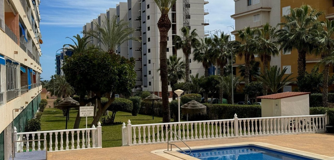 Venta - Apartamento / piso -
Orihuela Costa - Rocio del Mar