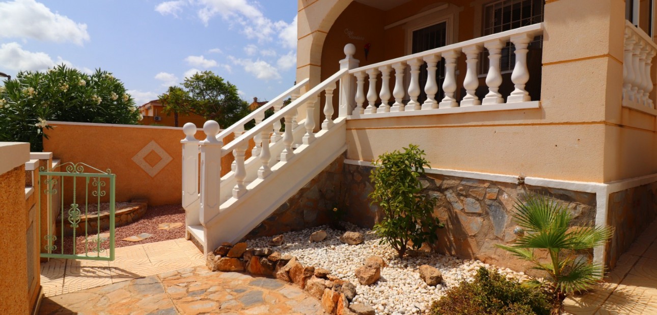 Venta - Adosado -
Benijofar - Monte Azul