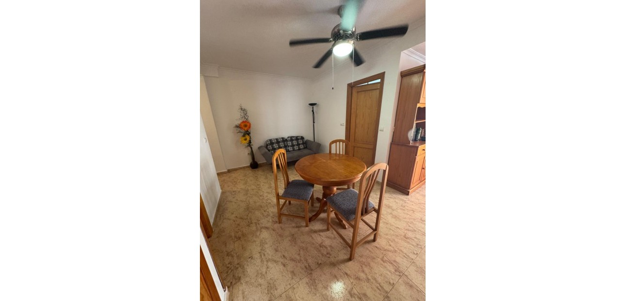 Herverkoop - Appartement / flat -
Torrevieja - torrevieja