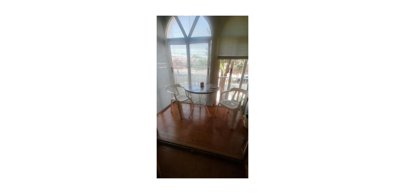Venta - Apartamento / piso -
Torrevieja - Centro