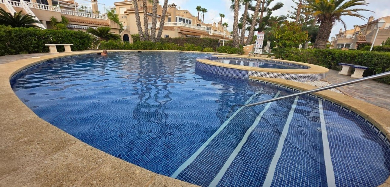 Venta - Bungalow -
Orihuela Costa - Lomas de Cabo Roig-Los Dolses