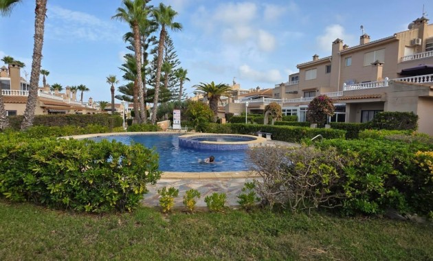Venta - Bungalow -
Orihuela Costa - Lomas de Cabo Roig-Los Dolses