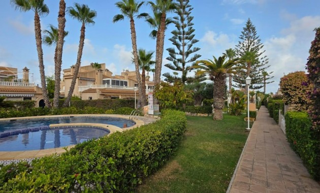 Venta - Bungalow -
Orihuela Costa - Lomas de Cabo Roig-Los Dolses