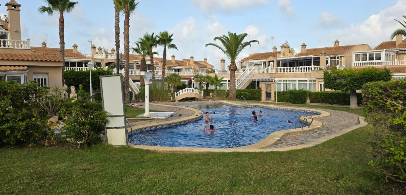 Venta - Bungalow -
Orihuela Costa - Lomas de Cabo Roig-Los Dolses