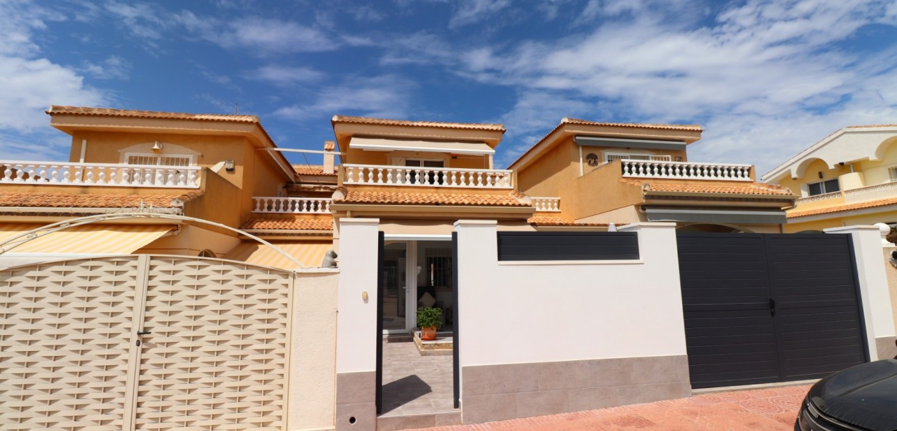 Venta - Adosado -
Benijofar - Monte Azul