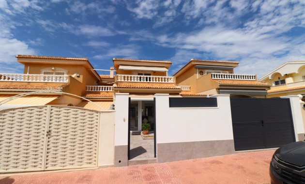 Venta - Adosado -
Benijofar - Monte Azul