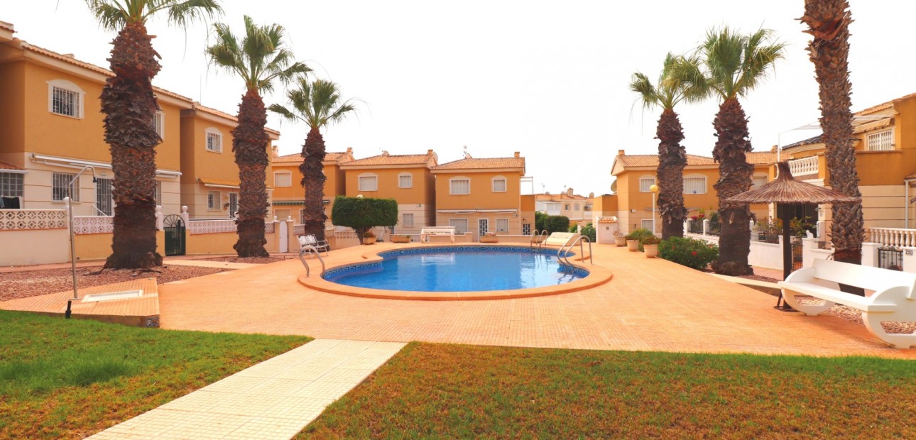 Venta - Adosado -
Benijofar - Monte Azul