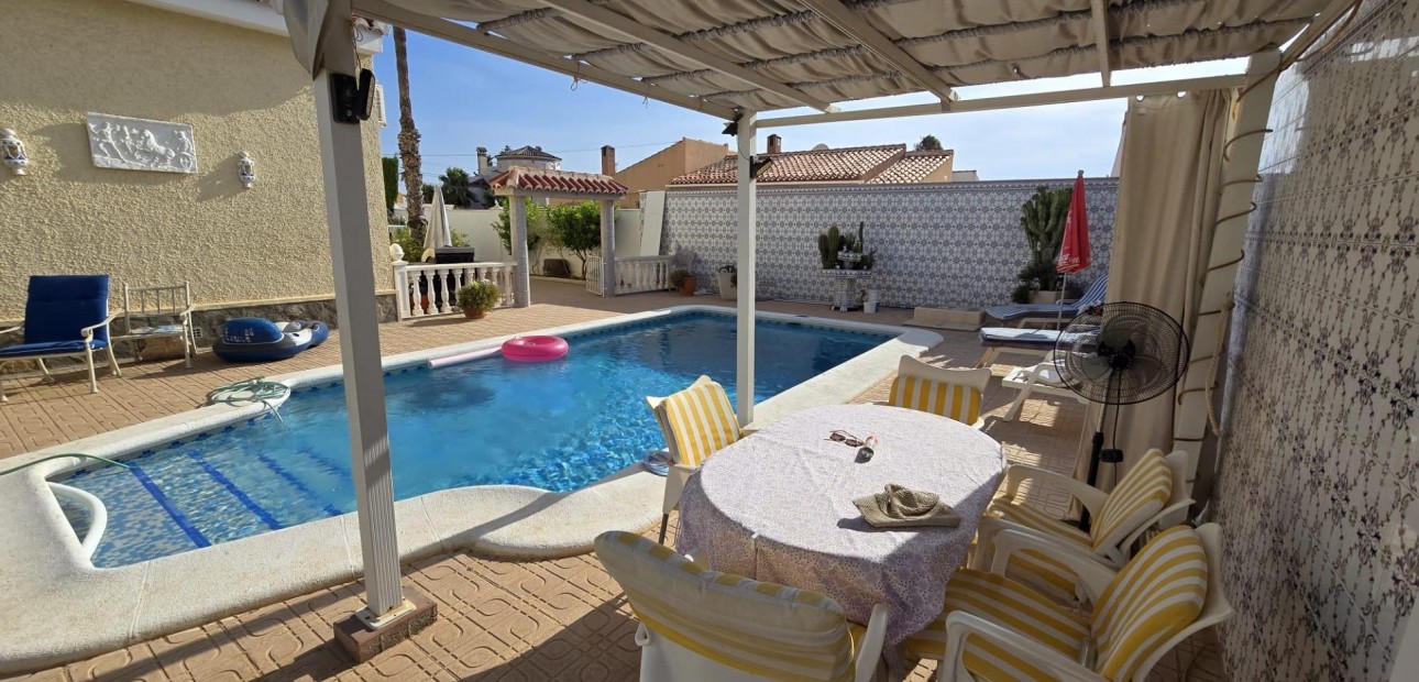 Venta - Villa -
Torrevieja - La Siesta - El Salado - Torreta