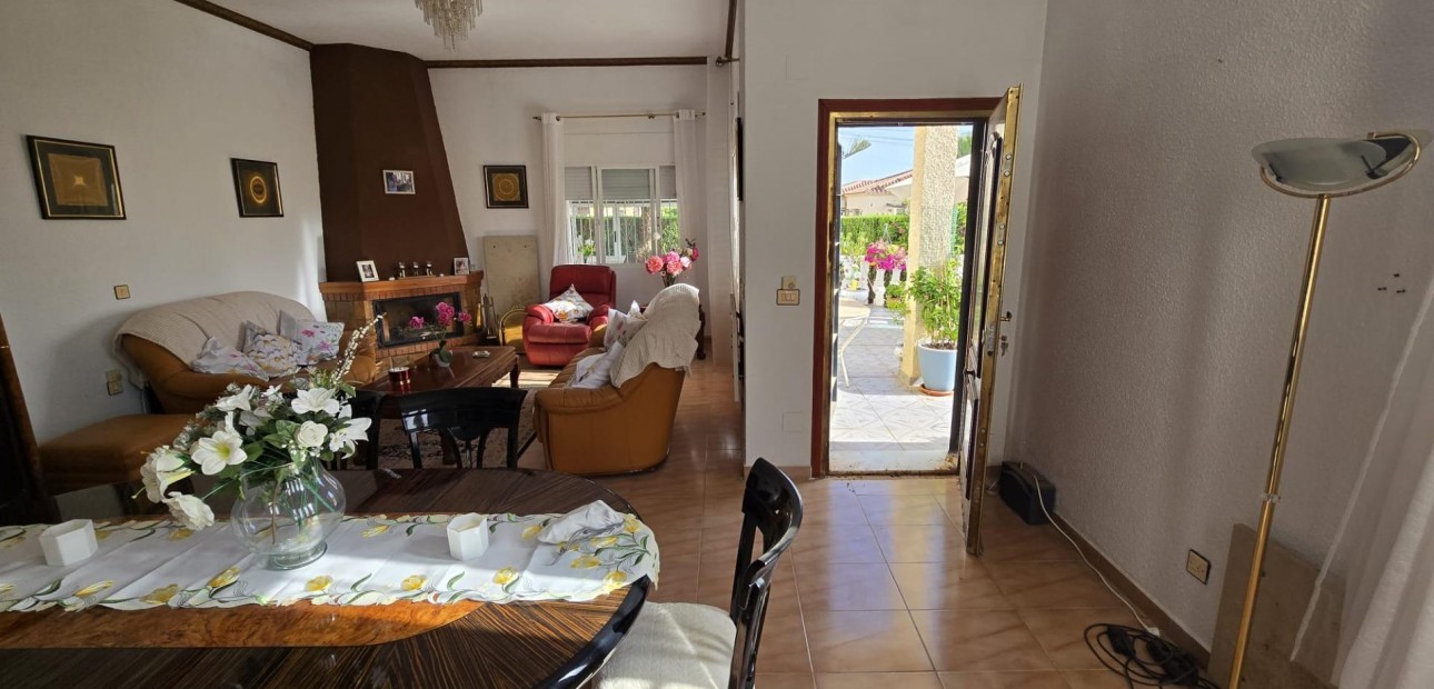 Venta - Villa -
Torrevieja - La Siesta - El Salado - Torreta
