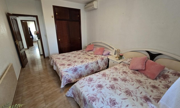 Venta - Villa -
Torrevieja - La Siesta - El Salado - Torreta