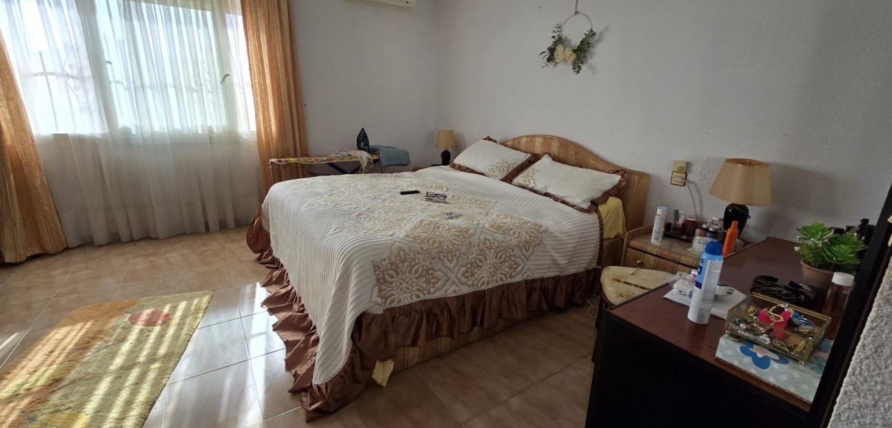 Venta - Villa -
Torrevieja - La Siesta - El Salado - Torreta