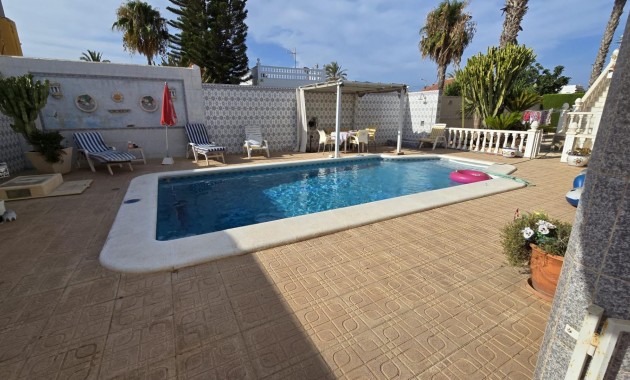 Venta - Villa -
Torrevieja - La Siesta - El Salado - Torreta
