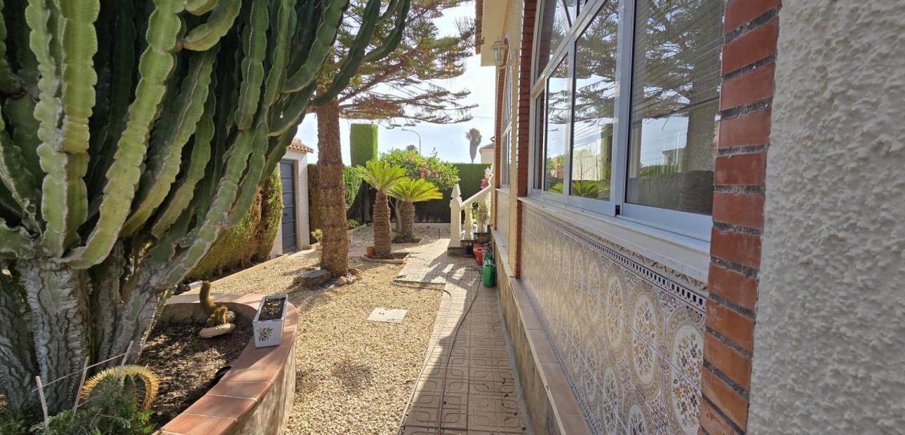 Venta - Villa -
Torrevieja - La Siesta - El Salado - Torreta