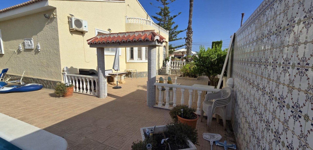 Venta - Villa -
Torrevieja - La Siesta - El Salado - Torreta