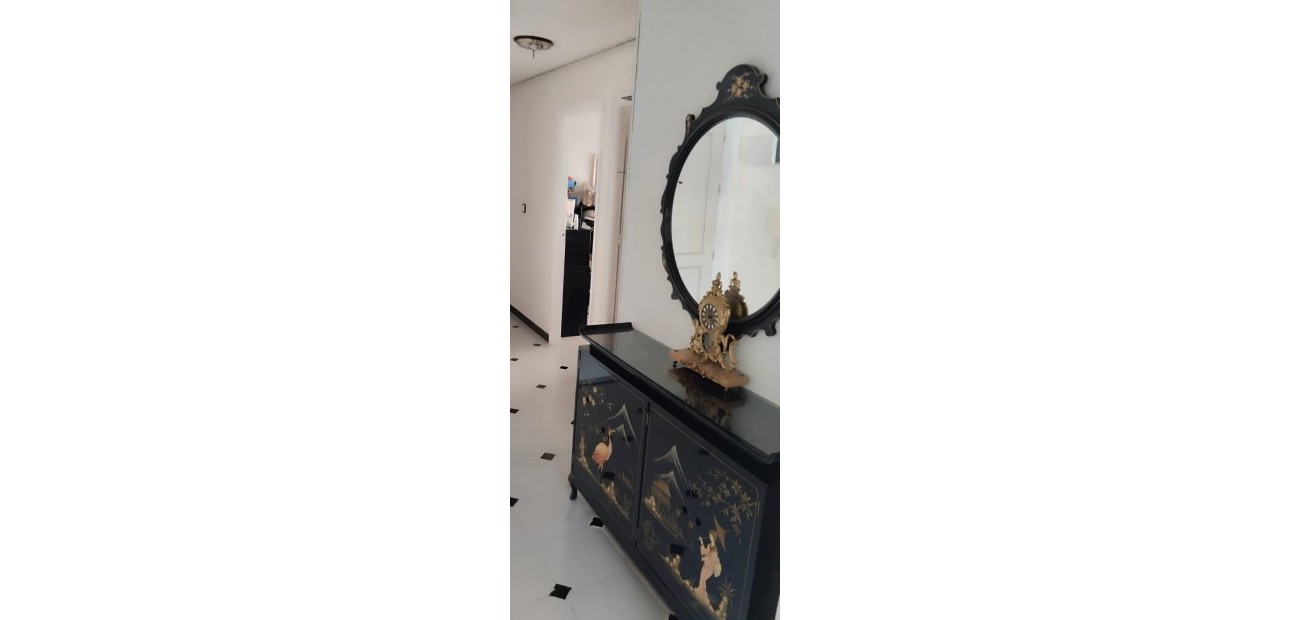 Venta - Apartamento / piso -
Guardamar del Segura - Pueblo