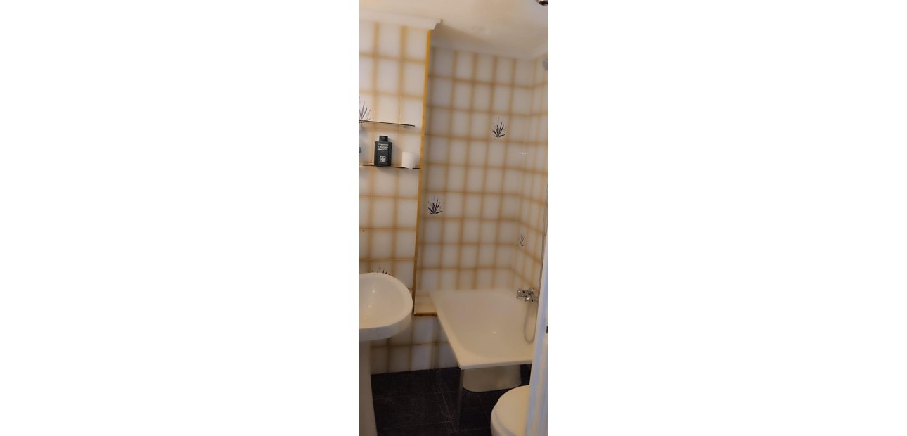 Venta - Apartamento / piso -
Guardamar del Segura - Pueblo