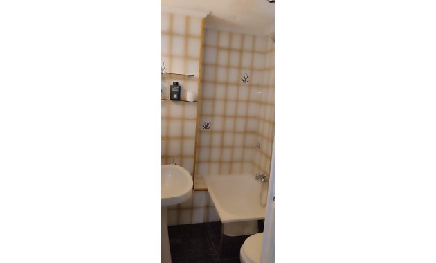 Venta - Apartamento / piso -
Guardamar del Segura - Pueblo