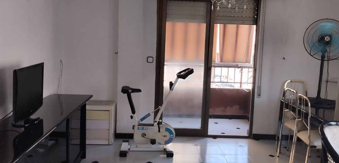 Venta - Apartamento / piso -
Guardamar del Segura - Pueblo