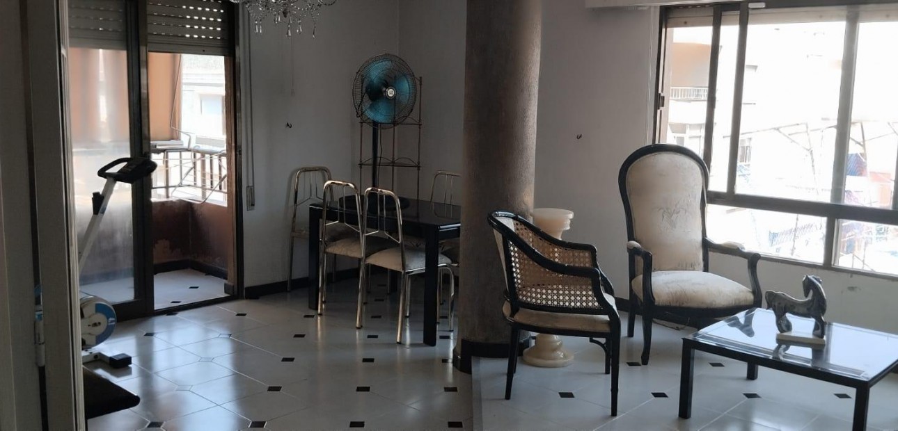 Venta - Apartamento / piso -
Guardamar del Segura - Pueblo