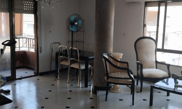 Venta - Apartamento / piso -
Guardamar del Segura - Pueblo