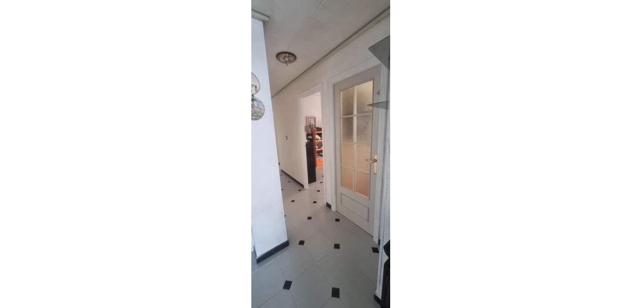Venta - Apartamento / piso -
Guardamar del Segura - Pueblo