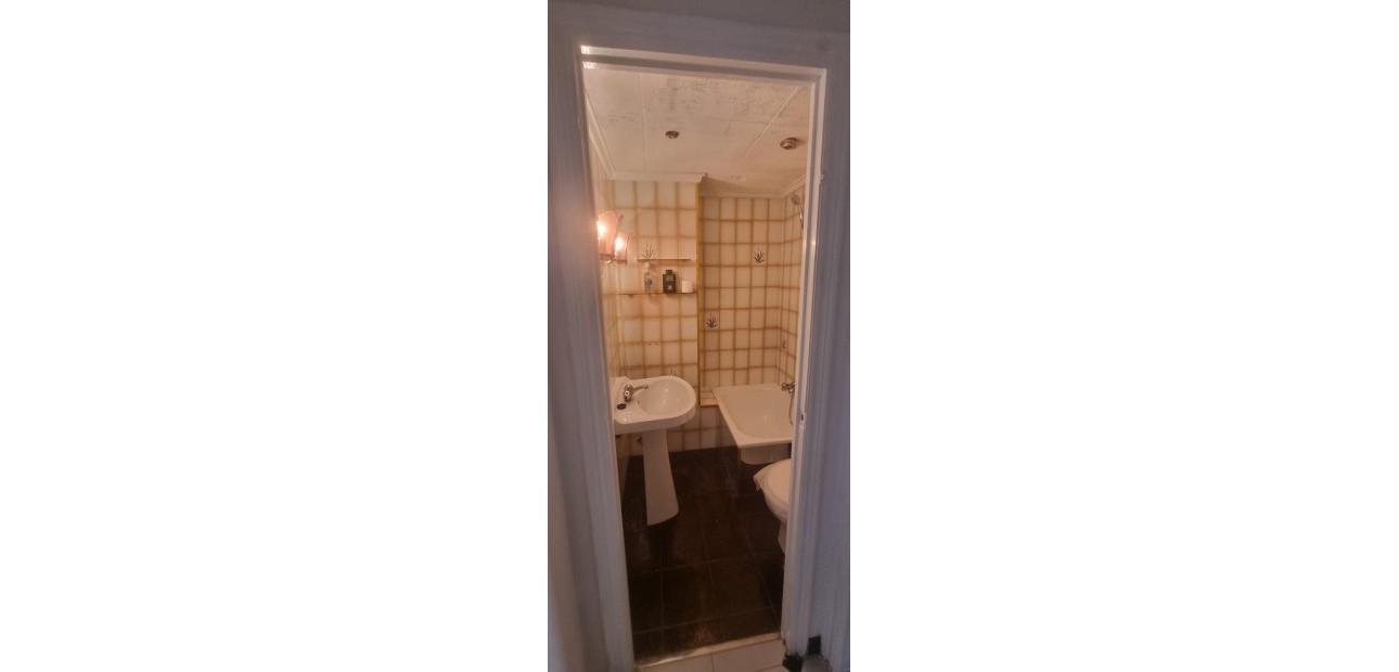 Venta - Apartamento / piso -
Guardamar del Segura - Pueblo