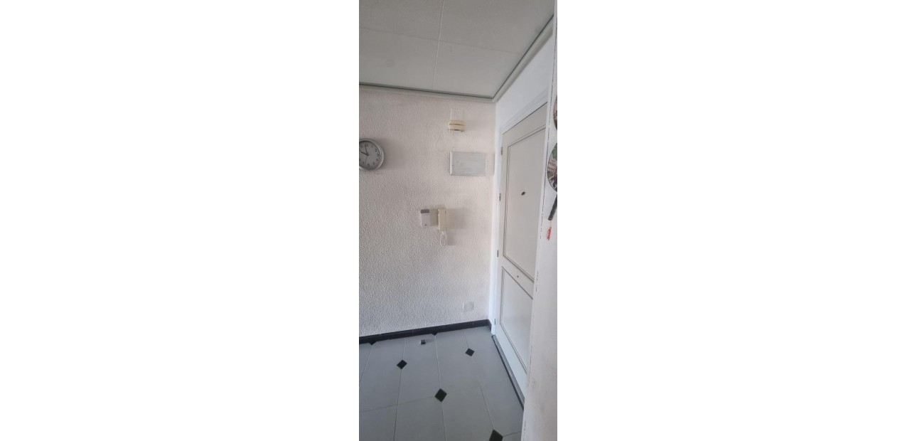 Venta - Apartamento / piso -
Guardamar del Segura - Pueblo