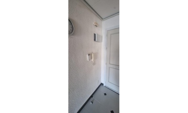 Venta - Apartamento / piso -
Guardamar del Segura - Pueblo