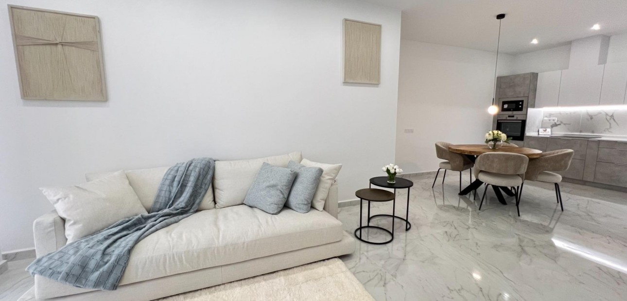 Venta - Apartamento / piso -
Torrevieja - Playa del cura