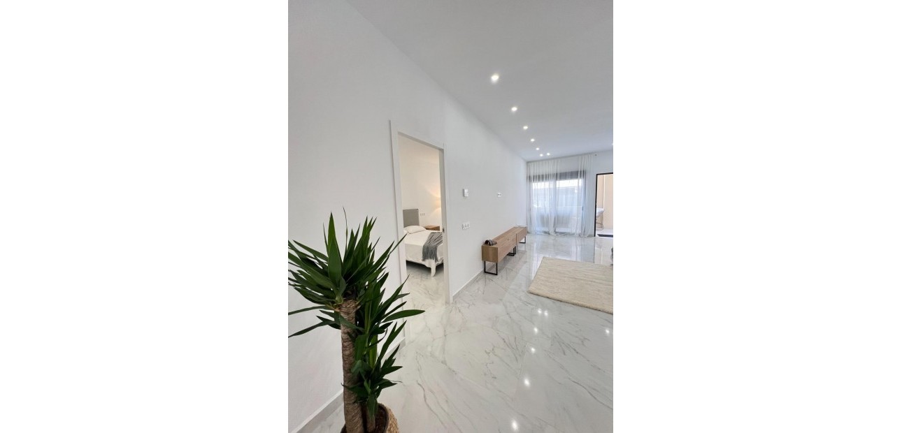 Venta - Apartamento / piso -
Torrevieja - Playa del cura