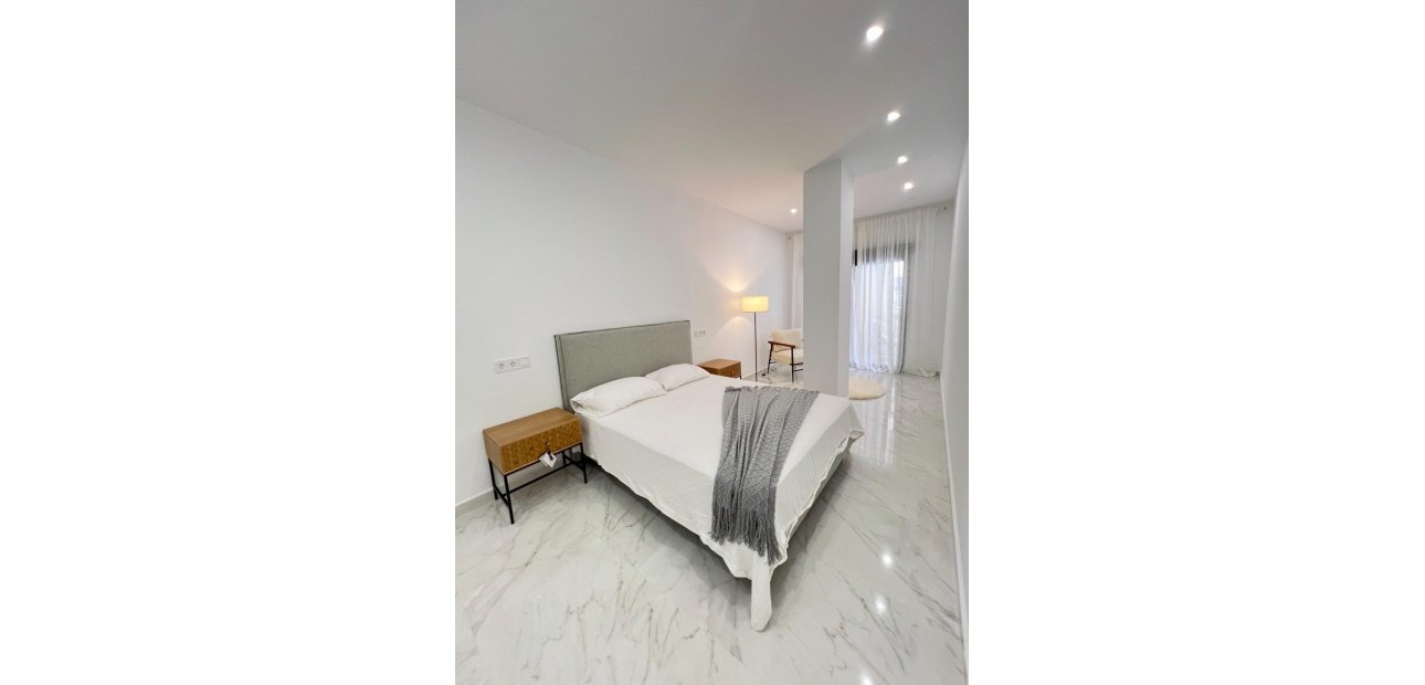 Venta - Apartamento / piso -
Torrevieja - Playa del cura
