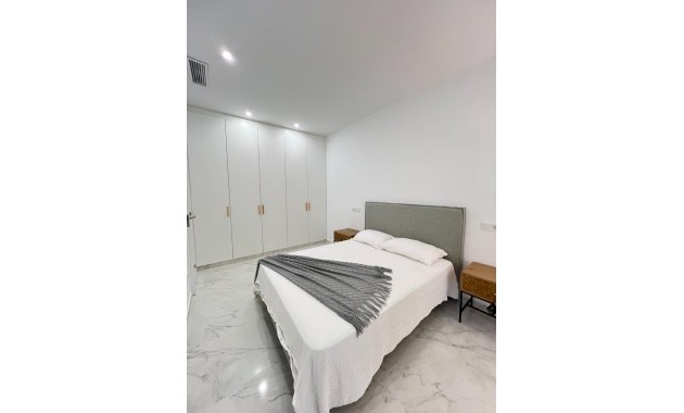 Venta - Apartamento / piso -
Torrevieja - Playa del cura