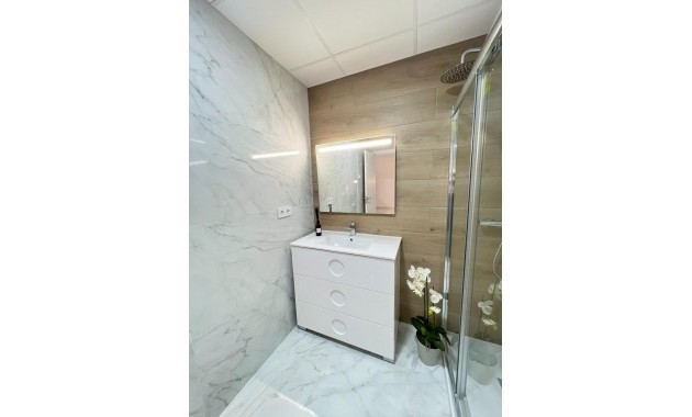 Venta - Apartamento / piso -
Torrevieja - Playa del cura