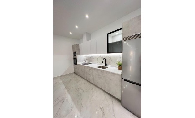 Venta - Apartamento / piso -
Torrevieja - Playa del cura