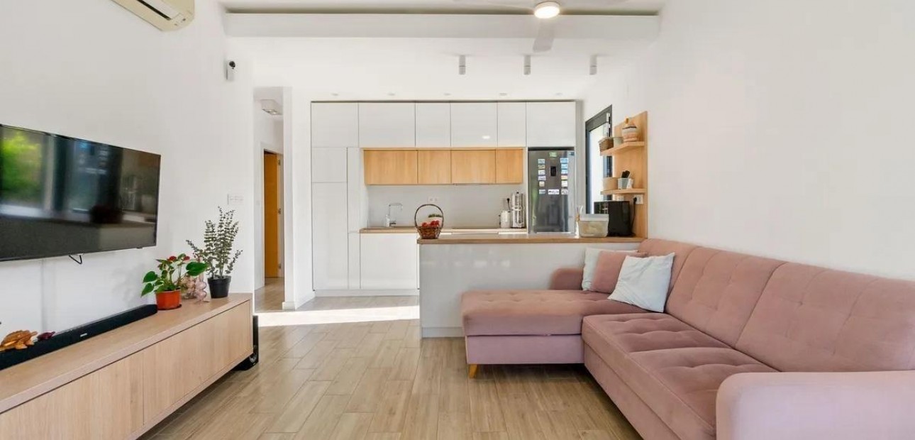 Herverkoop - Villa -
Orihuela Costa - La Zenia