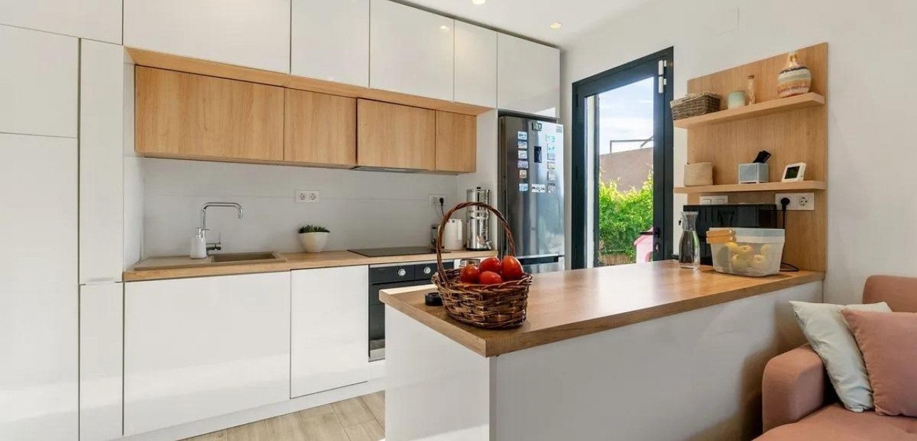Herverkoop - Villa -
Orihuela Costa - La Zenia