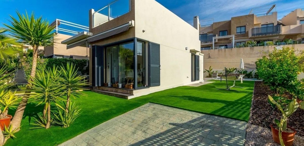 Herverkoop - Villa -
Orihuela Costa - La Zenia