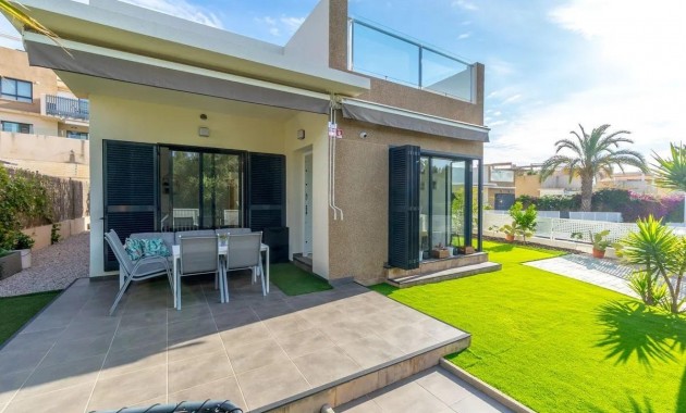 Herverkoop - Villa -
Orihuela Costa - La Zenia
