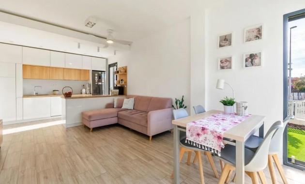 Herverkoop - Villa -
Orihuela Costa - La Zenia