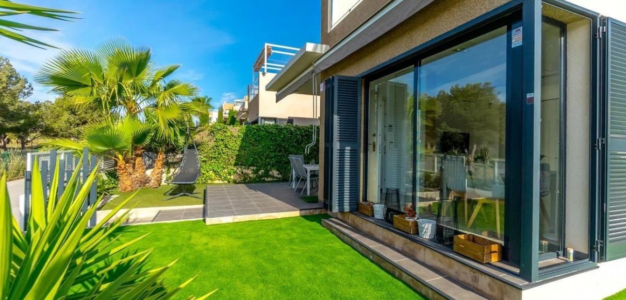 Herverkoop - Villa -
Orihuela Costa - La Zenia