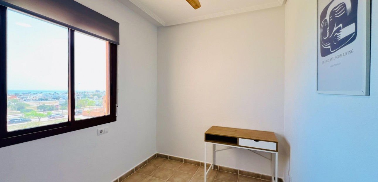 Herverkoop - Penthouse -
Torrevieja - Playa del cura