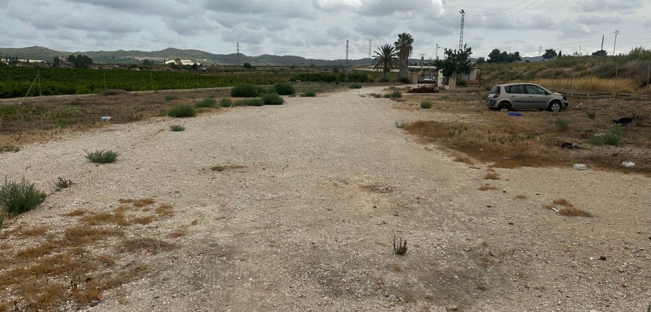 Venta - Industrial unit -
Torremendo